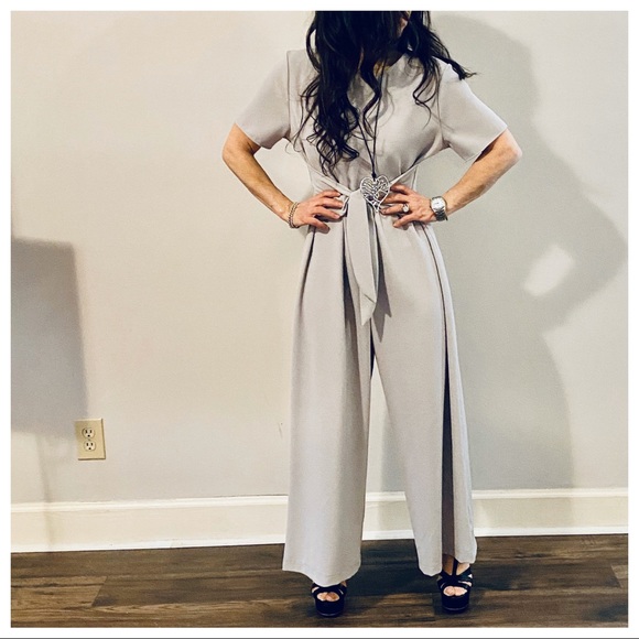 ✨LAST ONE✨Short sleeves front knot detail jumpsuit - Picture 6 of 8